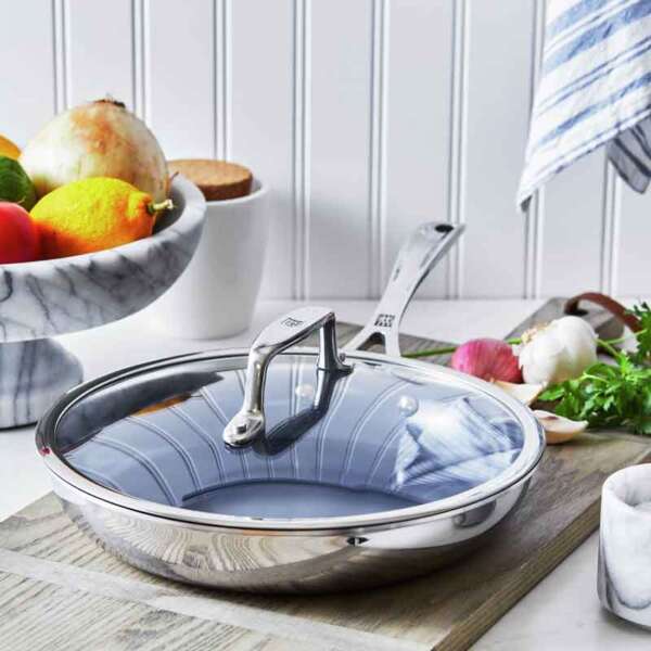 Non-Stick Frying Pan With Lid